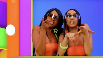 Argent futuriste cyclope lunettes de soleil de Rico Méchant dans Doja Cat - Tia Tamera (Vidéo Officielle) ft. Rico Méchant
