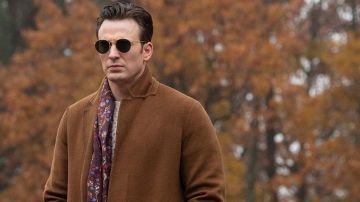 Brown coat of Ransom Drysdale (Chris Evans) in Knives Out