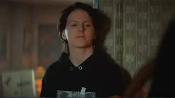 The hoody Laurits (Jonas Strand Gravli) in Ragnarök (S01E01)