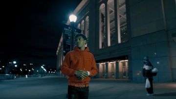 Amiri Black Art snake patch jeans of A Boogie wit da Hoodie en el video musical A Boogie Wit Da Hoodie - King of My City [Video Musical Oficial]