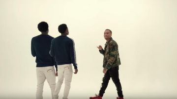 Dior 'Dior Oblique' Stripe Blue Sweater of YoungBoy Never Broke Again in the music video NBA MEECHYBABY & NBA YOUNGBOY - TALK MY SHIT