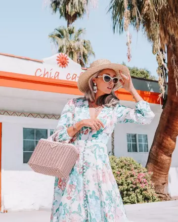 Zimmermann Flo­ral Print Dress of Josie on the Instagram account @josieldn