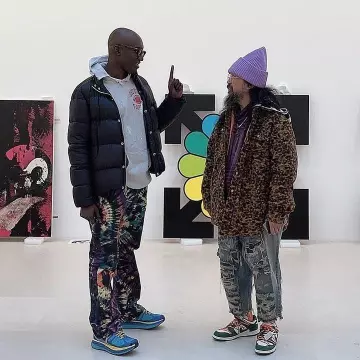 La nike dunk baja de blanco en la cuenta de Instagram de @caminotv