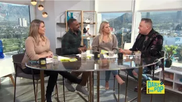 Khaite V-cou Pull en Cachemire porté par Morgan Stewart sur E! News 31 Janvier 2020