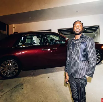 Alexander McQueen Blazer a rayas de patchwork negro de Meek Mill en la cuenta de Instagram @meekmill