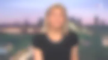 The Sweater with round neck jewel of Anne-Sophie Lapix in Journal de 20h de France 2 du 03 02 2020