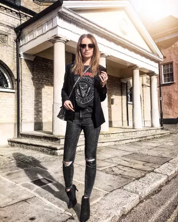 Kg Kurt Geiger Botas Negras de Jessica Harris en la cuenta de Instagram @jessicasharris_