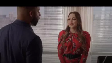 Noir/Vert Carré Détail Croc Ceinture porté par Fallon Carrington (Elizabeth Gillies) dans la Dynastie Saison 3 Épisode 11