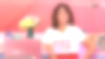 Le pantalon rouge de Faustine Bollaert dans Ça commence aujourd'hui du 04 02 2020