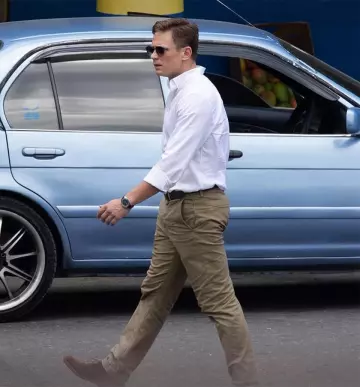 Barton Perreira Courtier Sunglasses worn by Billy Magnussen on the set of No Time To Die