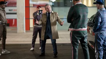 Trench porté par Big Dave (Eddie Marsan) comme on le voit dans L'Messieurs