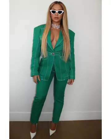 La veste en denim verte de Beyoncé sur le compte Instagram de @beyonce