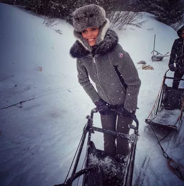 La veste de ski de Sylvie Tellier sur le compte Instagram de @sylvietellier