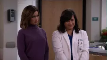 Cash­mere Turtle­neck Sweater worn by Jenny Kenney (Ashley Tisdale) in Carol's Second Act Season 1 Episode 13