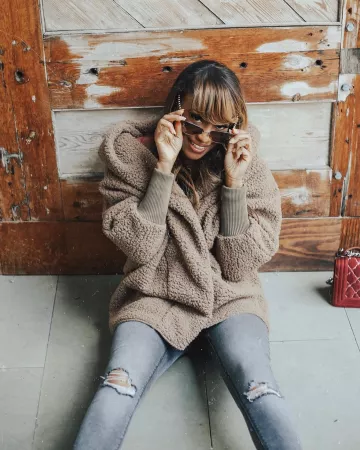 Shein Ted­dy Coat of Nimi on the Instagram account @nimiblackwell