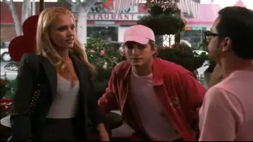 Blazer noir de Morley Clarkson (Jessica Alba) dans Valentine's Day