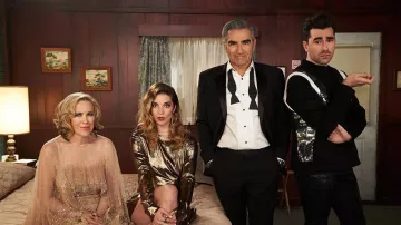 Dsquared2 Sequin-Paneled Sweatshirt worn by David Rose (Daniel Levy) in Schitt's Creek (S06E05)