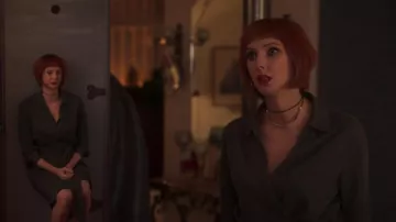 The dress khaki of Florence (Frédérique Bel) in H24 (S01E01)