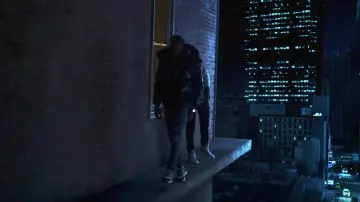 Dior Navy & Dark Grey 'B22' Sneakers of Flipp Dinero en el video musical Flipp Dinero - How I Move (Official Music Video) ft. Lil Baby