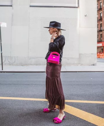 Jupe Marron de Karin Teiglq sur l'Instagram account @constantly_k