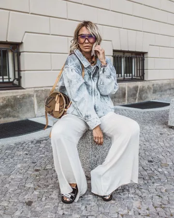 Pantalon Blanc de Karin Teigl sur l'Instagram account @constantly_k
