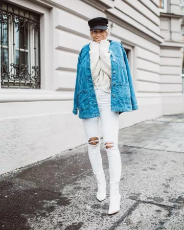 Den­im Top of Karin Teigl on the Instagram account @constantly_k