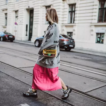 Suéter Balenciaga Wool Blend de Karin Teigl en la cuenta de Instagram @constantly_k