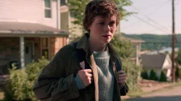 Blue sweater of Sydney (Sophia Lillis) in I Am Not Okay with This (Season 1)