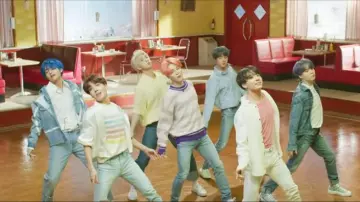 Lo­go T-Shirt in Pink worn by Jungkook in the music video BTS (방탄소년단) '작은 것들을 위한 시 (Boy With Luv) feat. Halsey' Official MV