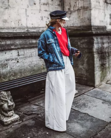 Pull-over Pull-over Rouge de Karin Teigl sur l'Instagram account @constantly_k