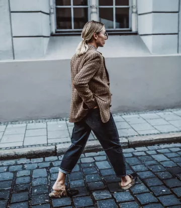 Bordée de fourrure Mules de Karin Teigl sur l'Instagram account @constantly_k