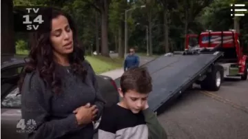 Grey Cash­mere Sweater worn by Grace Stone (Athena Karkanis) in Manifest Season 2 Episode 5