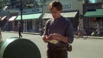 La camisa azul púrpura de Noah (Ryan Gosling) en Never Forget