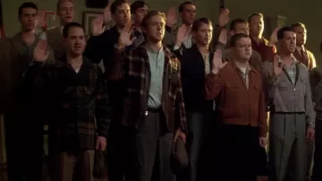 Coat checkered orange and brown, Noah (Ryan Gosling) in never forget