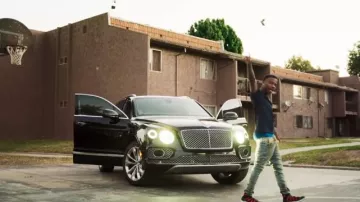 2019 Bentley Bentayga de Roddy Ricch dans Roddy Ricch - Chaque Saison (Dir Par JDFilms)