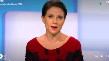 The sweater round neck wool blend bordeaux Mélanie Taravant in C to tell the 06.02.2020