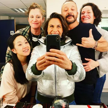 Chaqueta de plumón corto reversible silver de Alessandra Sublet en la cuenta de Instagram de @alessandra_sublet