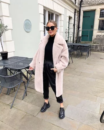Ash Black Addict des Sneakers de Nadia Anya sur l'Instagram account @nadiaanya__