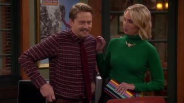 Multi Couleur Sac Rayé porté par Mandy Baxter (Molly McCook) dans Last Man Standing Saison 8 Épisode 9