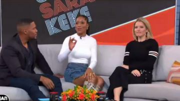 Alice y olivia Black Cutout-Sleeve Sweater usado por Sara Haines en Good Morning America febrero 6, 2020