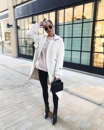 Suéter acanalado de Nadia Anya en la cuenta de Instagram @nadiaanya__