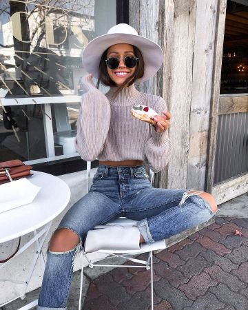 Botas Blancas de Danielle Brown en la cuenta de Instagram @danielleebrownn