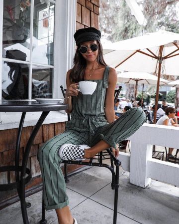 Vans Classic Slip On Sneakers de Danielle Brown en la cuenta de Instagram @danielleebrownn