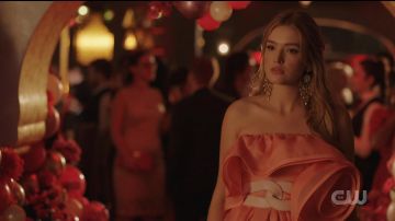 Pink Ruffle Dress of Kirby Anders (Maddison Brown) in Dynasty (S03E12)