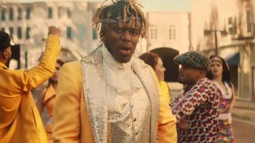 Silver sequin vest of KSI in KSI – Wake Up Call (feat. Trippie Redd) [Official Music Video]