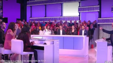 The dress bordeaux Gonca Kilicaslan in TPMP ! : the game of the 07/02/2020