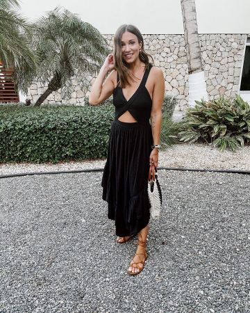 Sandalia Lace Up de Karen en la cuenta de Instagram @everbstyled