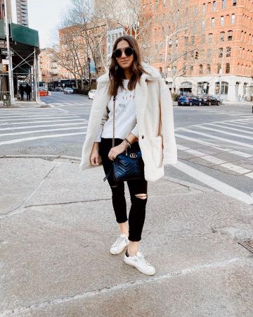 Topshop Sweatshirt of Karen en la cuenta de Instagram @everbstyled