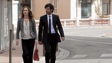 Blazer grey of Juliette (Vanessa Paradis) in The Arnacœur