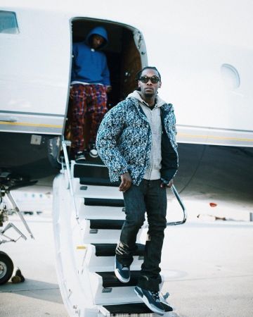 Jordan Retro 'Michigan' PE Sneakers of Offset en la cuenta de Instagram @offsetyrn
